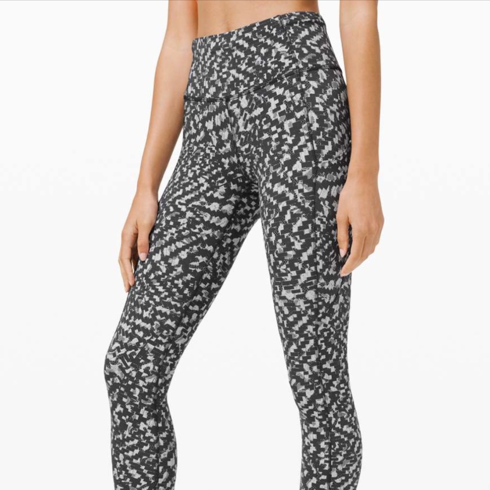 NWOT Lululemon Fast and Free High Rise Tight II 25" *Nulux. Size 4